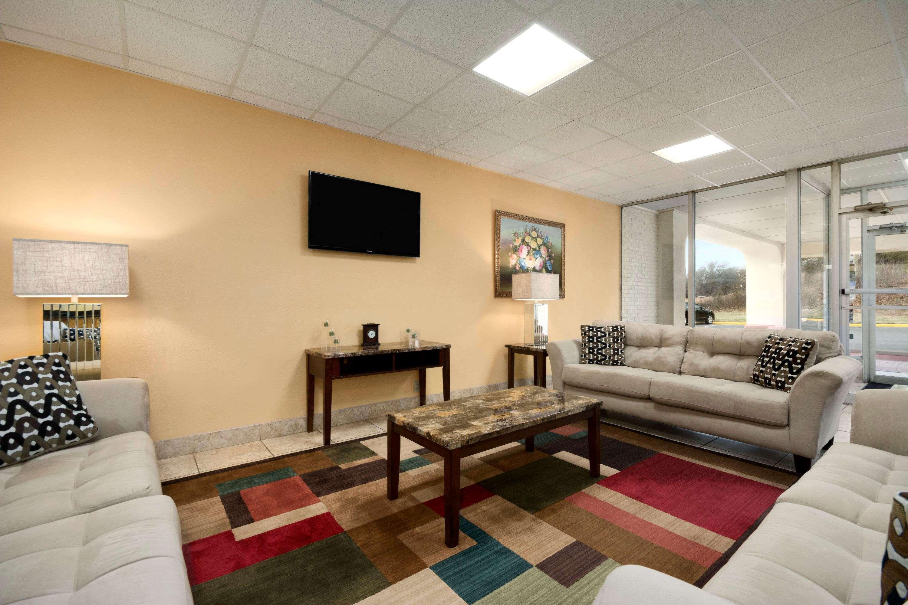 Days Inn By Wyndham Shelby Dış mekan fotoğraf
