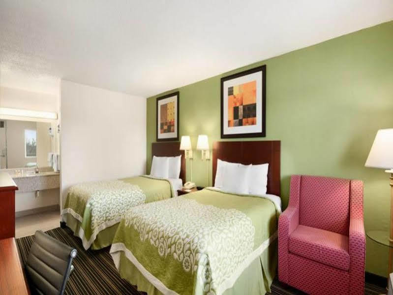 Days Inn By Wyndham Shelby Dış mekan fotoğraf