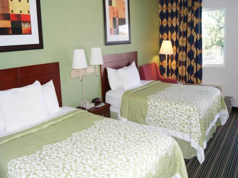 Days Inn By Wyndham Shelby Dış mekan fotoğraf