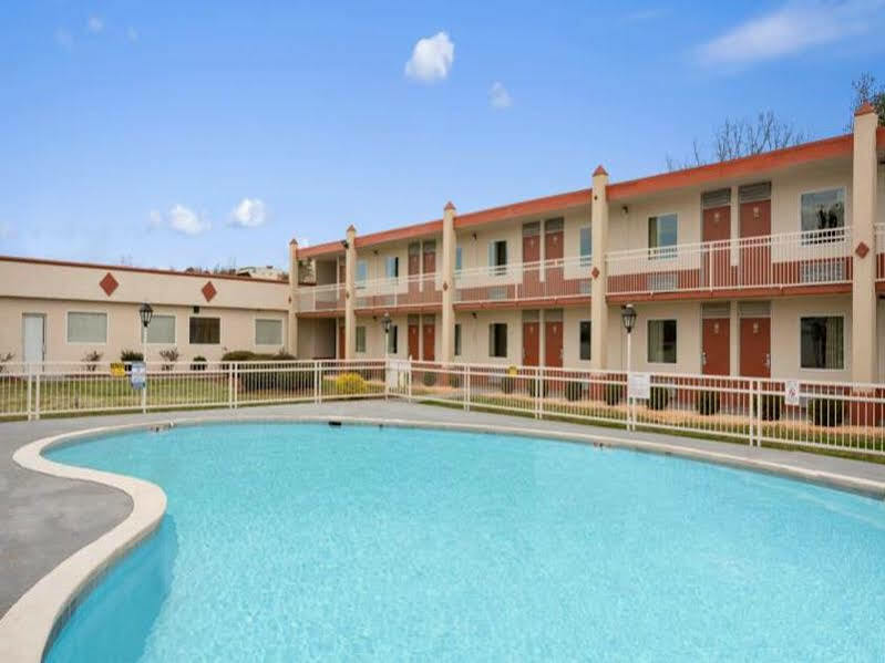 Days Inn By Wyndham Shelby Dış mekan fotoğraf
